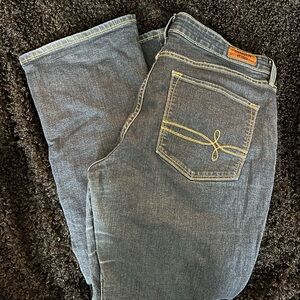 Denizen from Levi's modern boot cut sz 8 jeans
